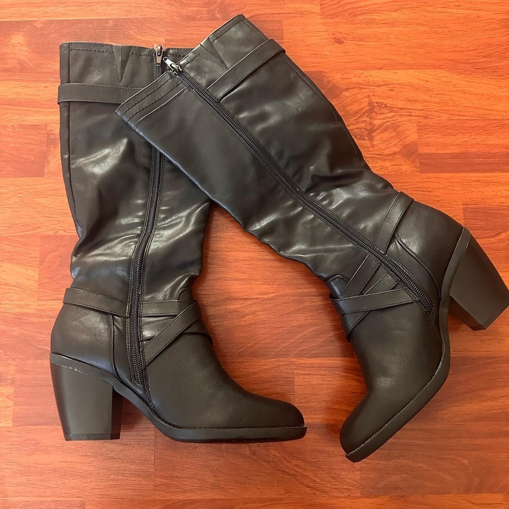 Rialto Claudette Knee High Woman's Boots - Picture 3 of 10